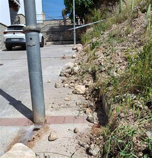 Estat del pou de pedra seca del passatge Federica Montseny de Ribes
