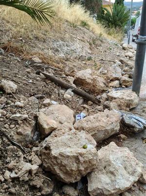 Estat del pou de pedra seca del passatge Federica Montseny de Ribes 