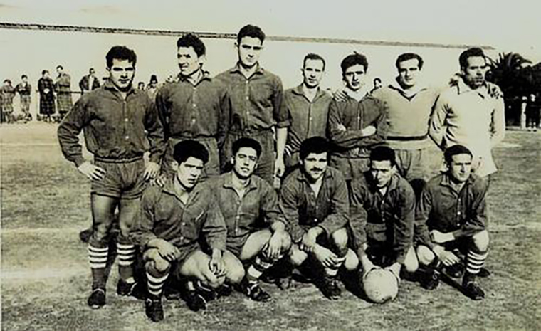 Exposició de fotografies relacionades amb el futbol i els futbolistes de Sant Sadurní d'Anoia. Eix