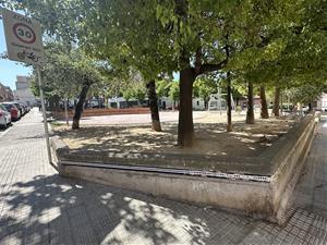 FranCisco Romero anuncia millores de voreres al carrer Joan XXIII i reformes a la plaça de Sant Julià