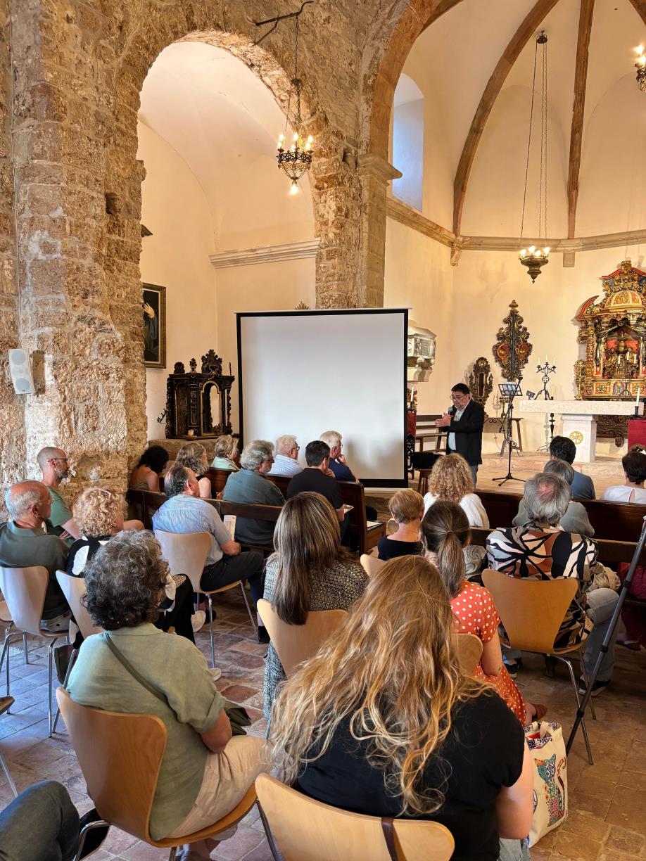 Gelida inaugura la restauració de les pintures murals de la capella de Sant Roc al Castell. Ajuntament de Gelida