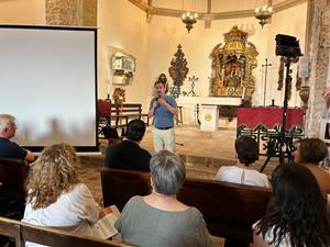 Gelida inaugura la restauració de les pintures murals de la capella de Sant Roc al Castell