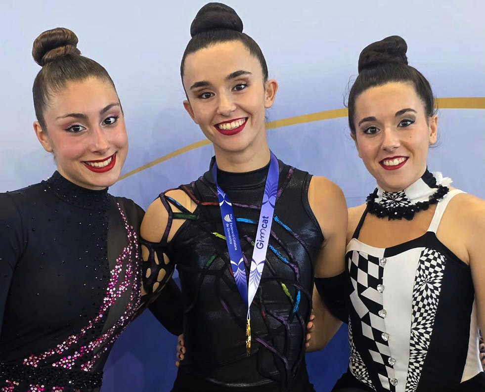 Georgina, Paula i Itziar. Eix