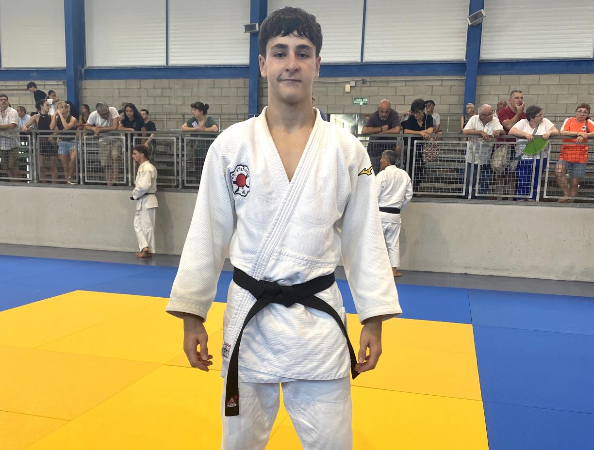 Guillem Ferrer nou cinturó negre de l'Escola de Judo Vilafranca-Vilanova. Eix