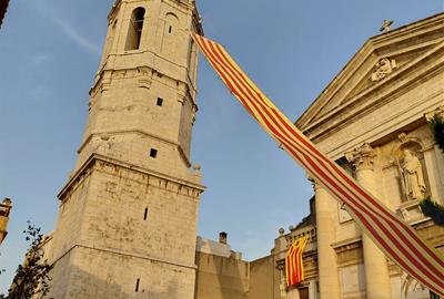 Hissada de la senyera amb motiu de la Festa Major 2026. Laura Josende