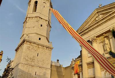 Hissada de la senyera amb motiu de la Festa Major 2026. Laura Josende