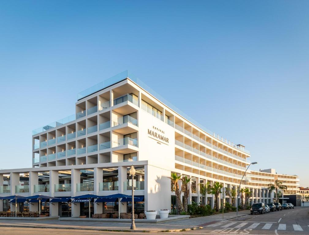 Hotel Maramar de Coma-ruga, al Vendrell. EIX