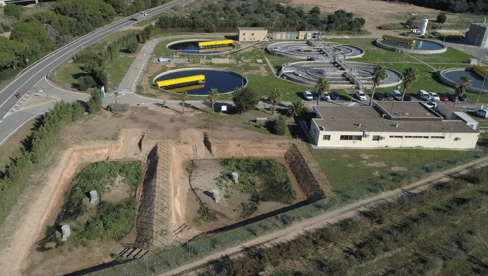 Imatge aèria de la depuradora de Cambrils i les basses del projecte LIFE REMAR. Veolia