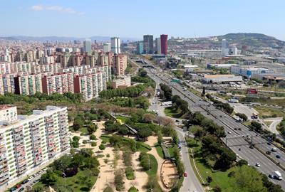 Imatge aèria del tram de la Granvia de l'Hospitalet. ACN / Àlex Recolons