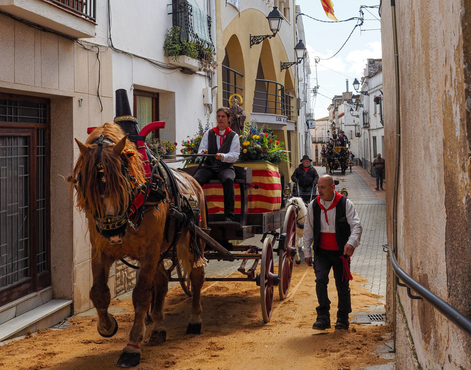 Imatge d'arxiu dels Tres Tombs de la Bisbal del Penedès. Eix