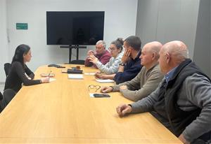 Imatge de la reunió de la diputada Montse Ortiz amb els representants d'Unió de Pagesos. Eix
