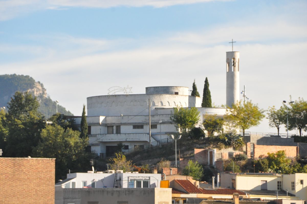 Imatge de l'església Verge de la Pau d'Òdena. Diputació de Barcelona