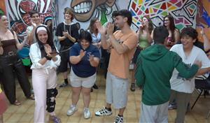 Imatge del taller de hip hop. Eix