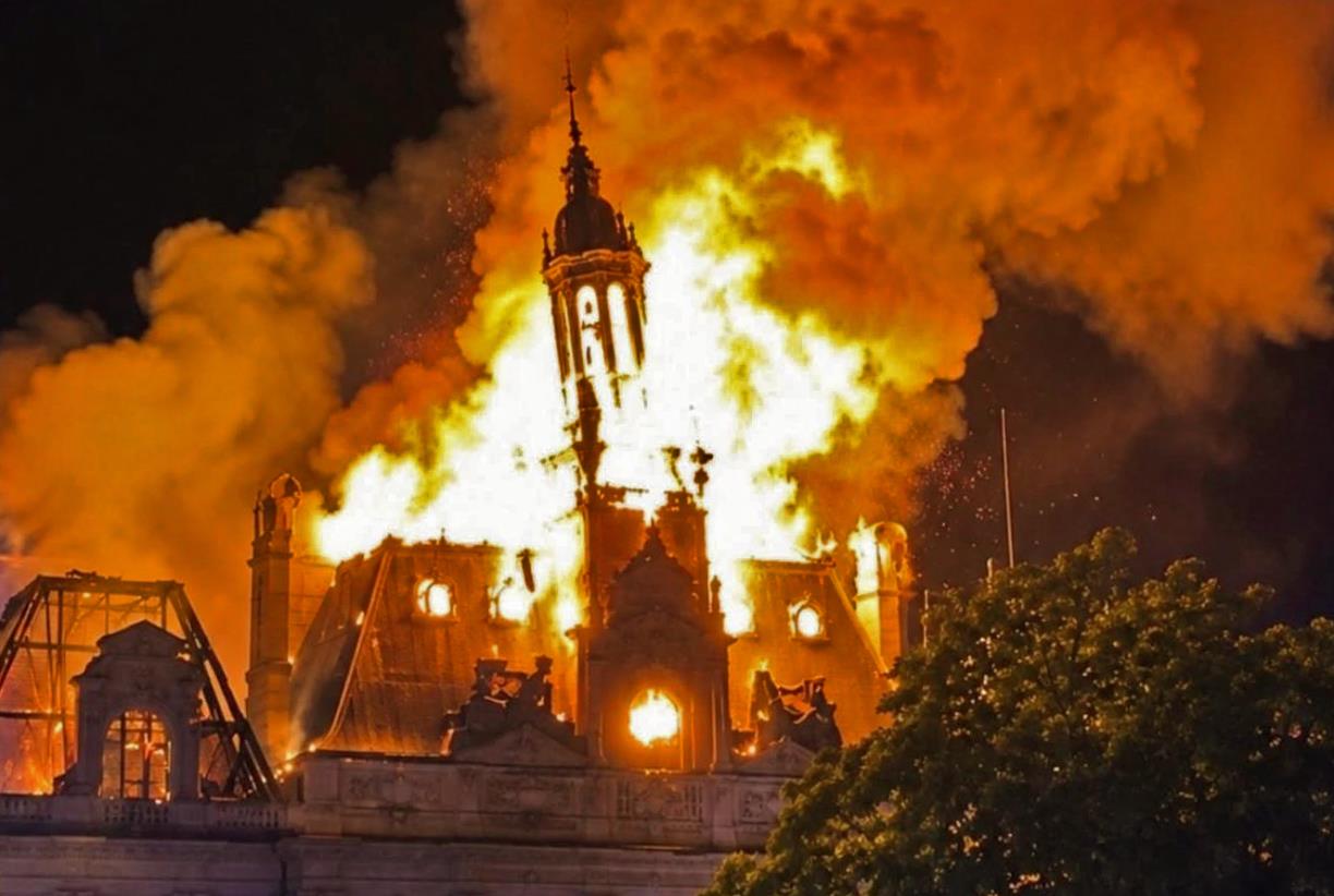 Incendi de l'Ajuntament de Limoges . Eix