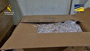 Intervenen més de 100 tones de tabac falsificat produït a Catalunya “en un dels majors comisos de la història d’Espanya”. ACN