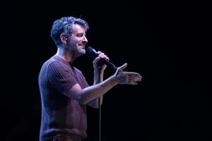 Joan Dausà emociona Sitges amb un concert d'alt voltatge i completa un inici de Festival Terramar de rècord. Festival de Terramar