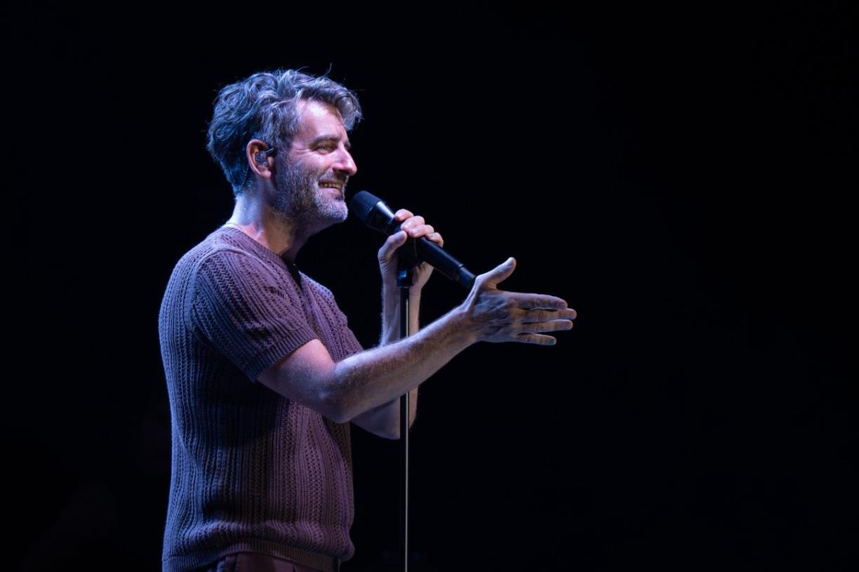 Joan Dausà emociona Sitges amb un concert d'alt voltatge i completa un inici de Festival Terramar de rècord. Festival de Terramar