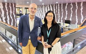 Joan Miquel Carbonell, president del CSAPG i Olga Farré, gerent CSAPG a l'Hospital Sant Camil. Eix