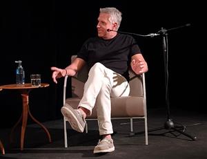 Josep Ametller, durant la xerrada al Foment. Gerard Figueras