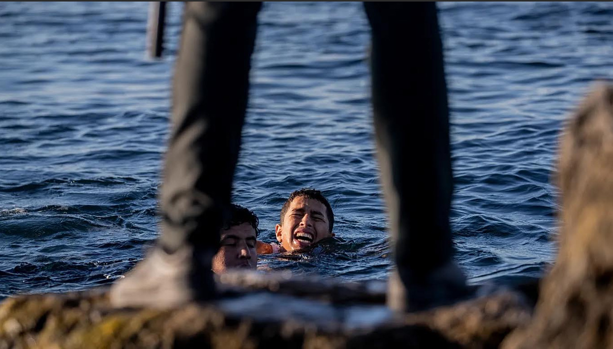 Jove immigrant arribant a Ceuta. Comuns Vilanova