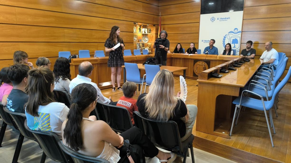 La 3a Diada de Colles Campiones es consolida com una de les grans cites del calendari casteller. Ajuntament del Vendrell