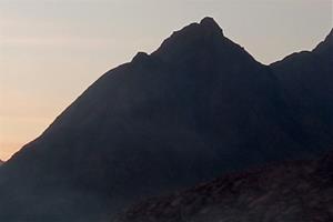 “La Bella Durmiente” al cim “Cerro Ullampash”, ubicat a la serralada Negra, un ramal occidental dels Andes peruans. És la figura emblemàtica de Yautan