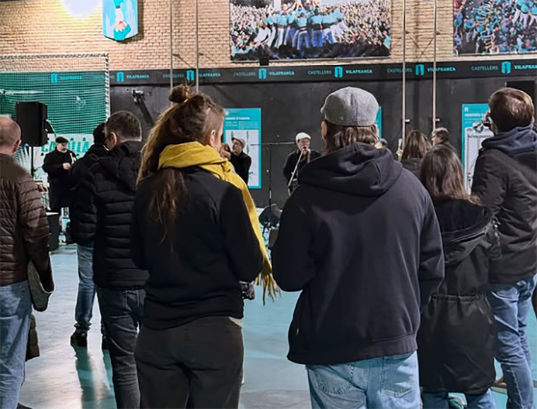 La fira de vins, traslladada a Cal Figarot a causa de la pluja. Eix