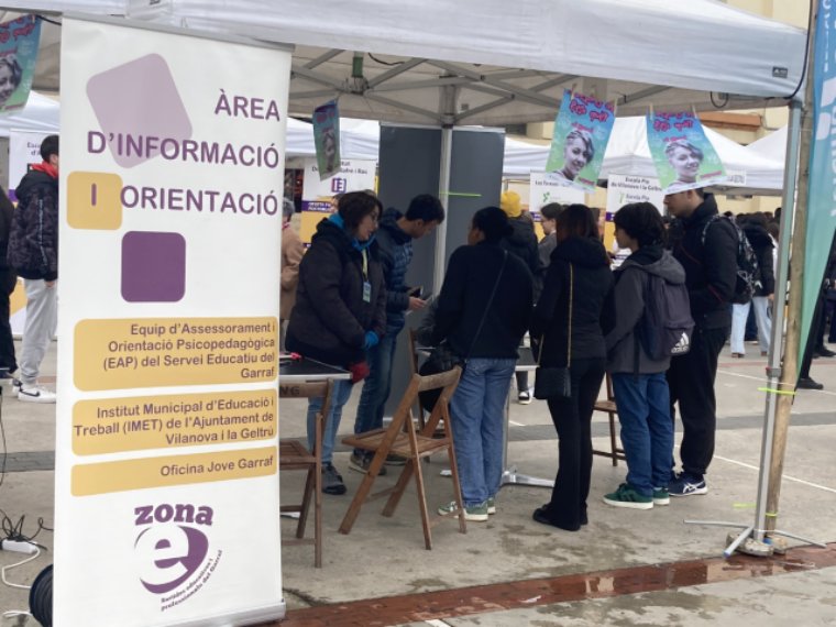 La Fira Zona E arriba a la 16a edició amb 25 expositors i noves propostes formatives per al curs 2026/27. Ajuntament de Vilanova