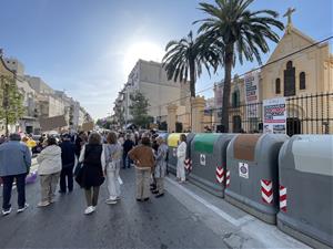 La Fundació Ave Maria reclama reubicar els contenidors davant del centre a Sitges