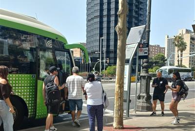La Generalitat reorganitza les parades de bus interurbà de la Diagonal per millorar el servei als corredors del Penedès. Generalitat de Catalunya