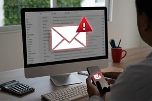 La IA generativa en més del 80% de les ciberestafes. AMIC/iStock/GettyImages 