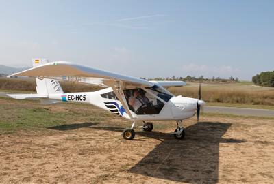 La Jornada d’Aviació Adaptada a l'aeròdrom d’Igualada-Òdena permetrà volar a unes 50 persones amb discapacitat. ACN