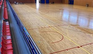 La pista de Pins Vens 2 ha estrenat parquet . Eix