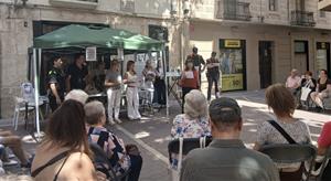 La plaça de les Garrofes del Vendrell acull una jornada de sensibilització contra el maltractament a les persones grans