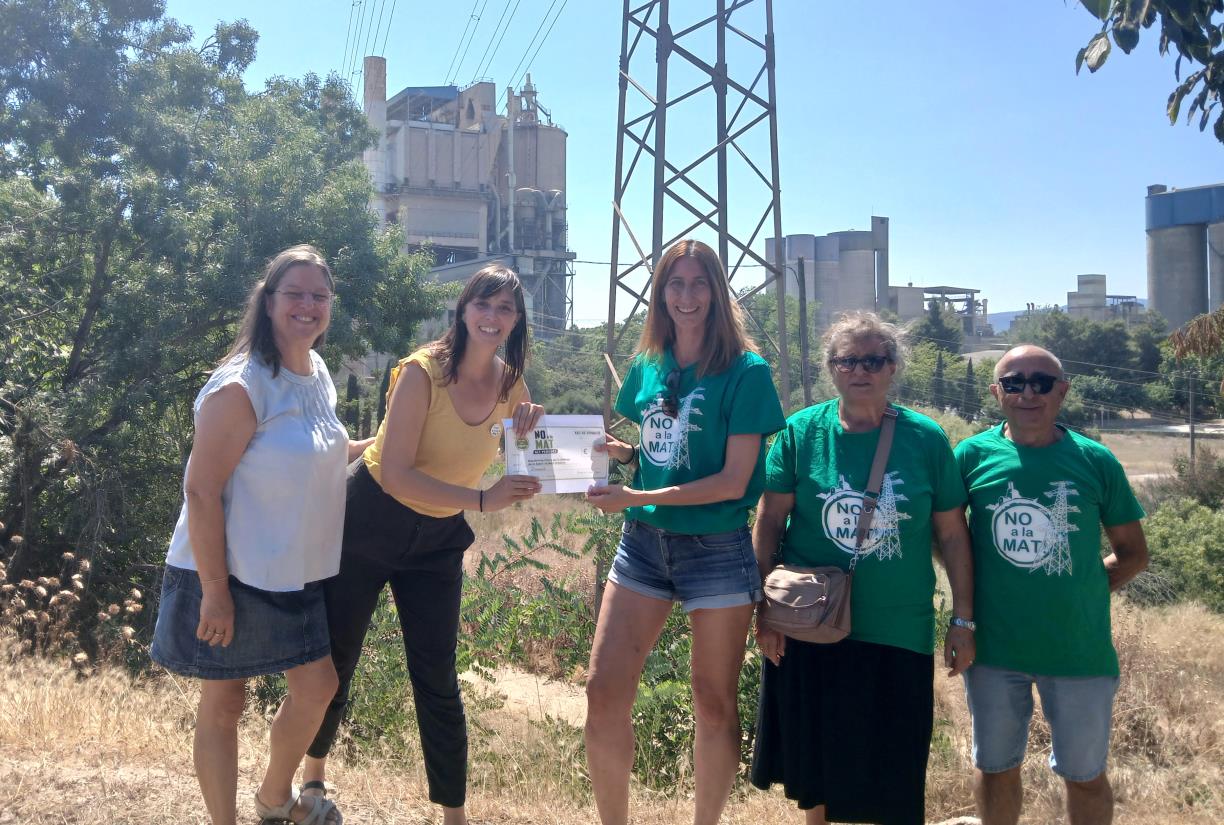 La Plataforma No a la MAT de l'Alt Penedès amb la Plataforma Cívica per la Defensa de la Salut i el Medi Ambient