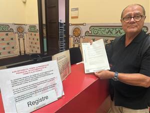 La Plataforma pel nou Hospital Comarcal lliura a Salut 16.000 signatures de suport al projecte