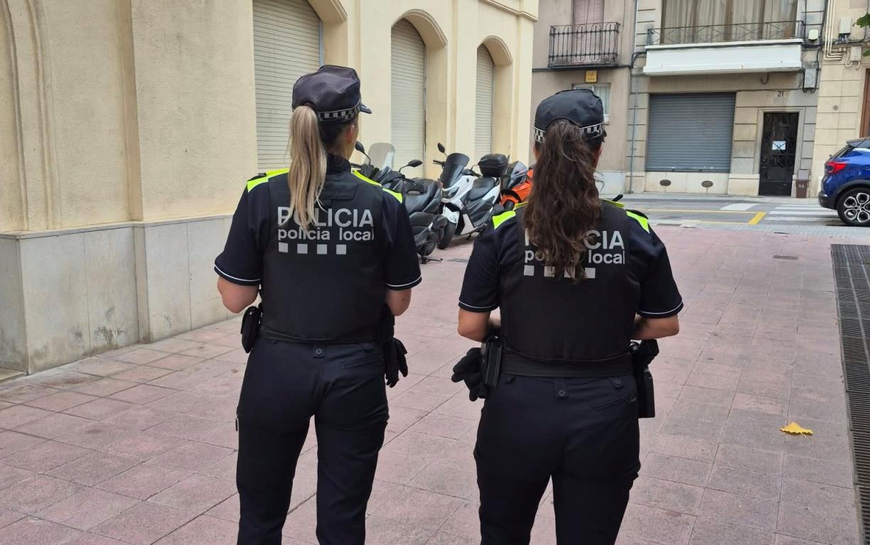 La Policia Local de Sant Sadurní rescata una noia que s’anava a llençar del pont de Joan Sala. Ajt Sant Sadurní d'Anoia