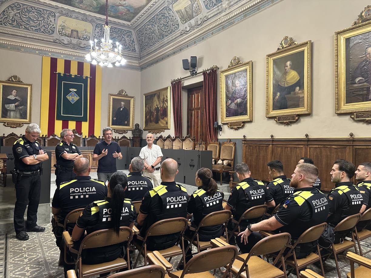 La Policia Local de Vilafranca incorpora definitivament 13 nous efectius després de superar la formació. Ajuntament de Vilafranca