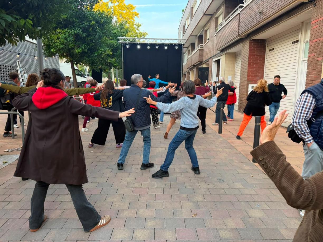La primera Fira de les Grans Persones aplega unes 500 persones a les Roquetes. Ajt Sant Pere de Ribes