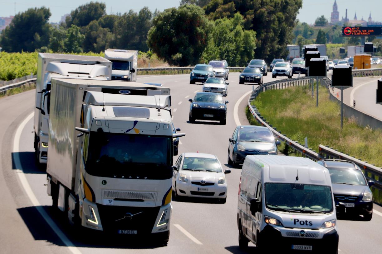 La PTP creu que una ampliació de l’AP-7 és “pa per avui i fam per a demà” i demana potenciar el ferrocarril. ACN