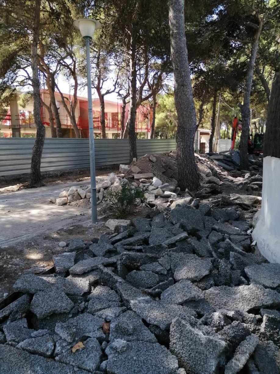La segona fase de la rehabilitació de Terramar de Sitges comença pel carrer de Ferran Casablancas. Ajuntament de Sitges