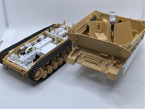 La seva obra representava un Panzer III modificat amb un canó antiaeri Möbelfahrzeug