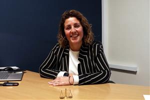 L'advocada Elisabet Masip, de l'associació Dones Juristes, al seu despatx, a Barcelona . ACN