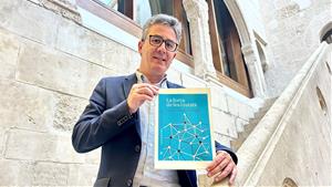 L’alcalde de Vilafranca, Francisco Romero, publica La Força de les Ciutats, un assaig sobre municipalisme . EIX