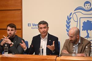 L’alcalde del Vendrell, Kenneth Martínez, en el ple . Eix