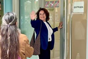L’alcaldessa de Sitges nega a la jutgessa haver afavorit el seu fill en la concessió d’una parada al mercat municipal. ACN