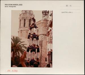 L'Arxiu Històric de Sitges digitalitza més de 2.200 fotografies per preservar la memòria de la vila. EIX