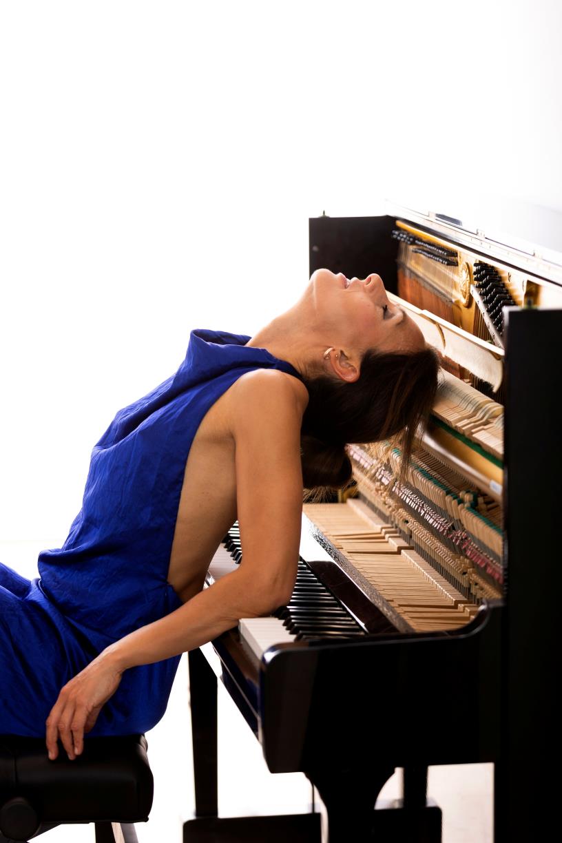 Laura Andrés presenta “PIANO PIANO” al Festival Solidari Musicveu. EIX