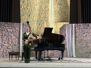 Laura Farré Rozada al final del seu concert a la Presbyterian Church de Glendale. EIX