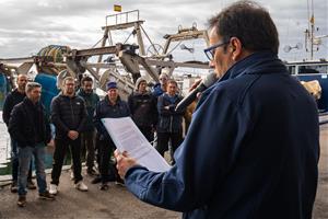 Lectura del Manifest de la pesca catalana al port de Vilanova